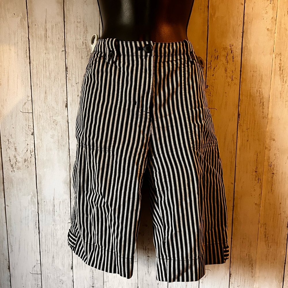 JONES NEW YORK SPORT | Bermuda Shorts B&W Stripes - Picture 7 of 7